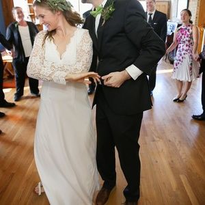 White wedding long-sleeve lace maxi dress